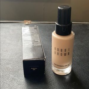 Bobbi Brown Foundation